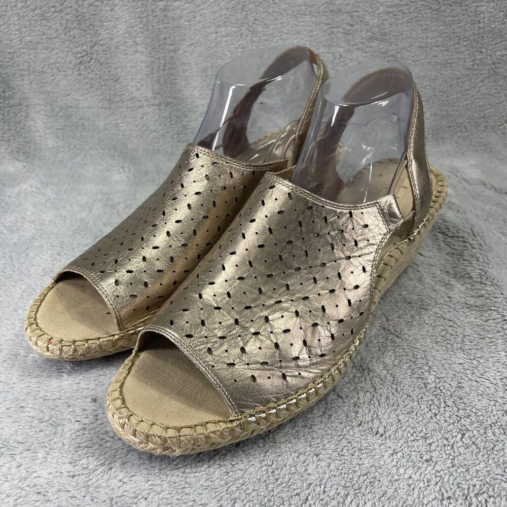 Clarks Artisan Sandal Wedges Women's 11 Metallic Gold Strap Woven Heel Petrina